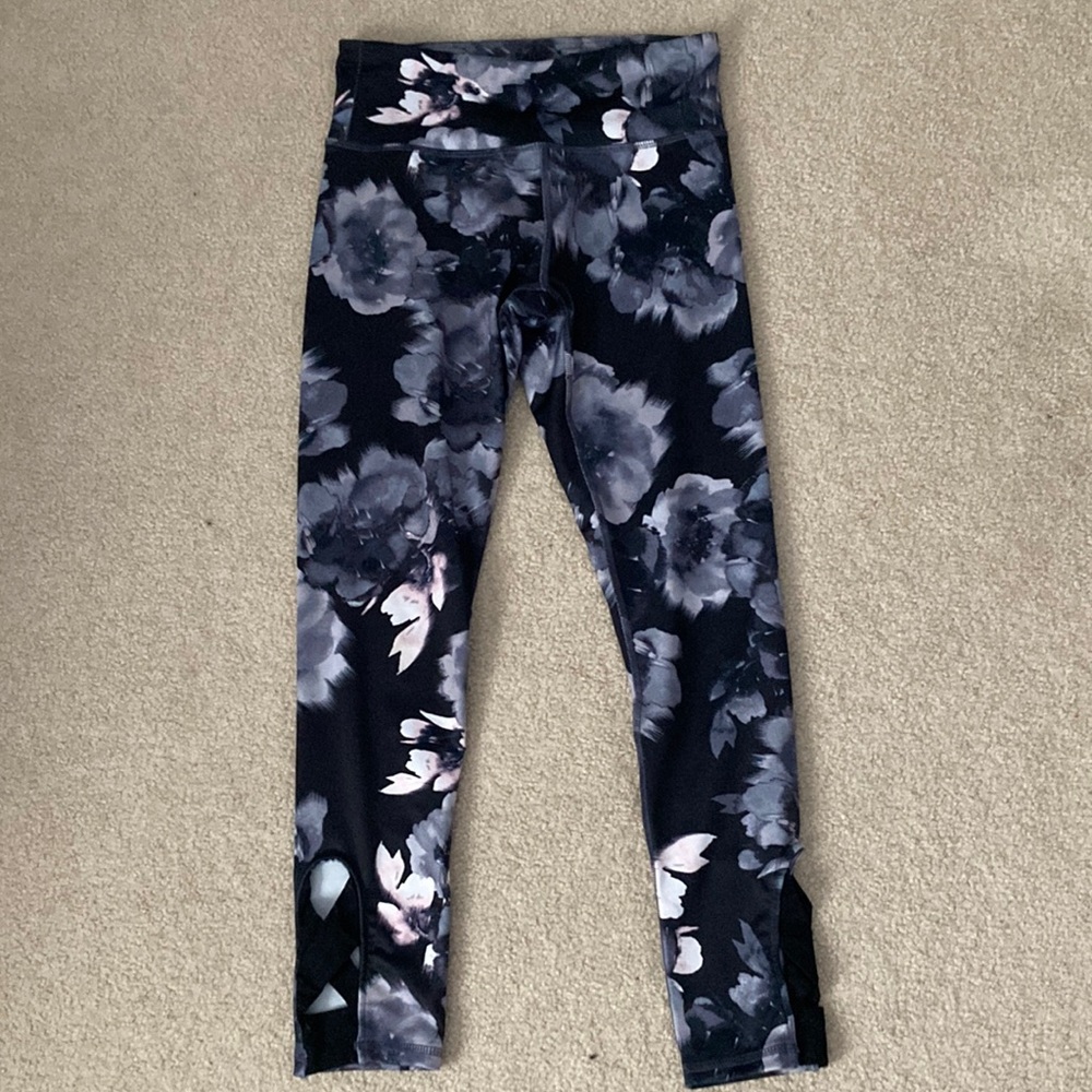 Old Navy Active Capris - GIRLS - size XL (14-16)